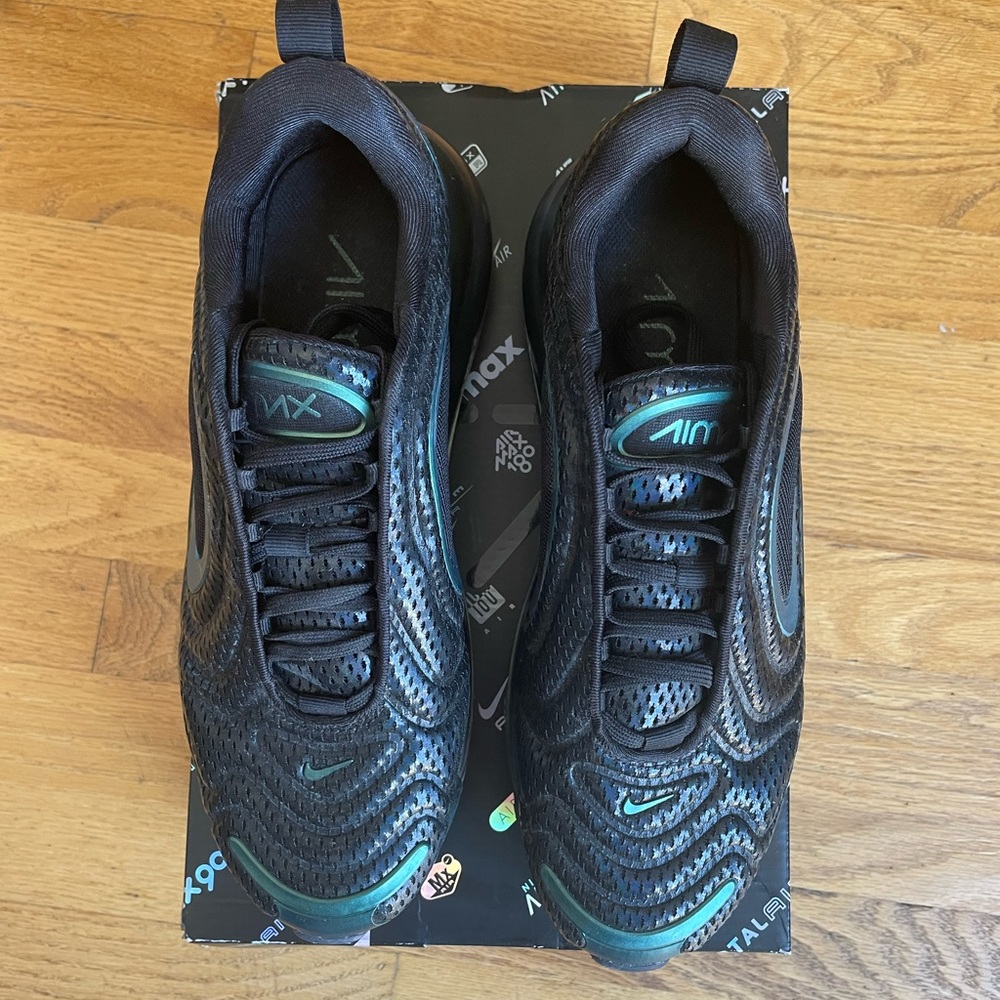 Nike Air Max 720 Women's 10, Throwback Future Iridescent, Black & Green WITH BOX